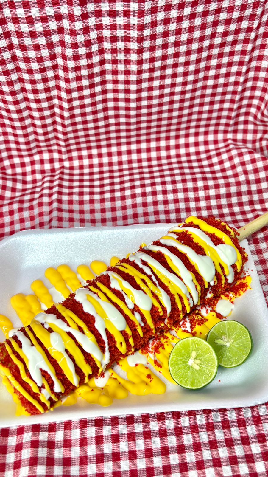 Preparando especialidades en Elote Loco